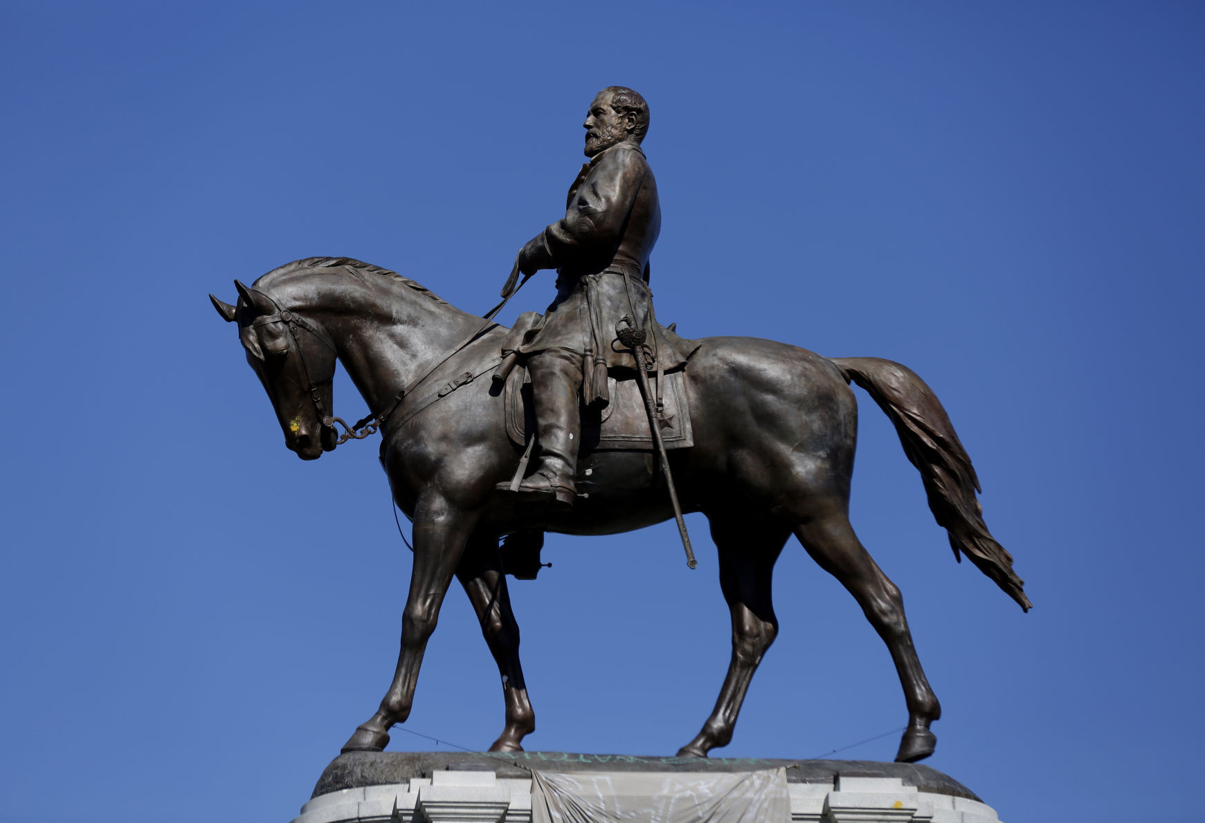 Robert E. Lee Monument